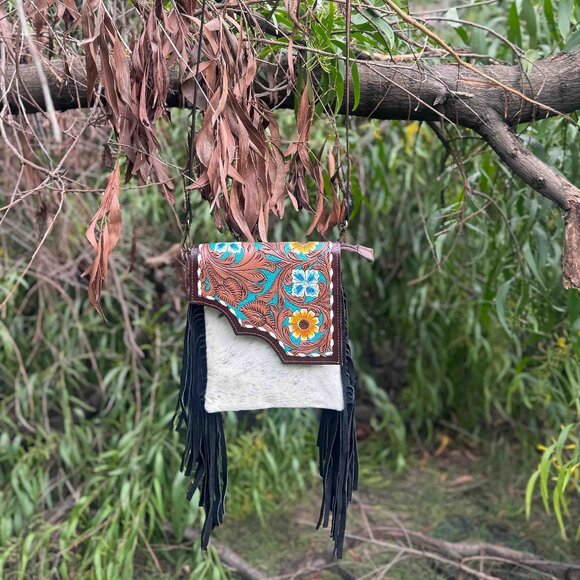 Ladies Hair On Tooled Leather Bag with Fringe & Detachable Crossbody Strap - Picture 2 of 7